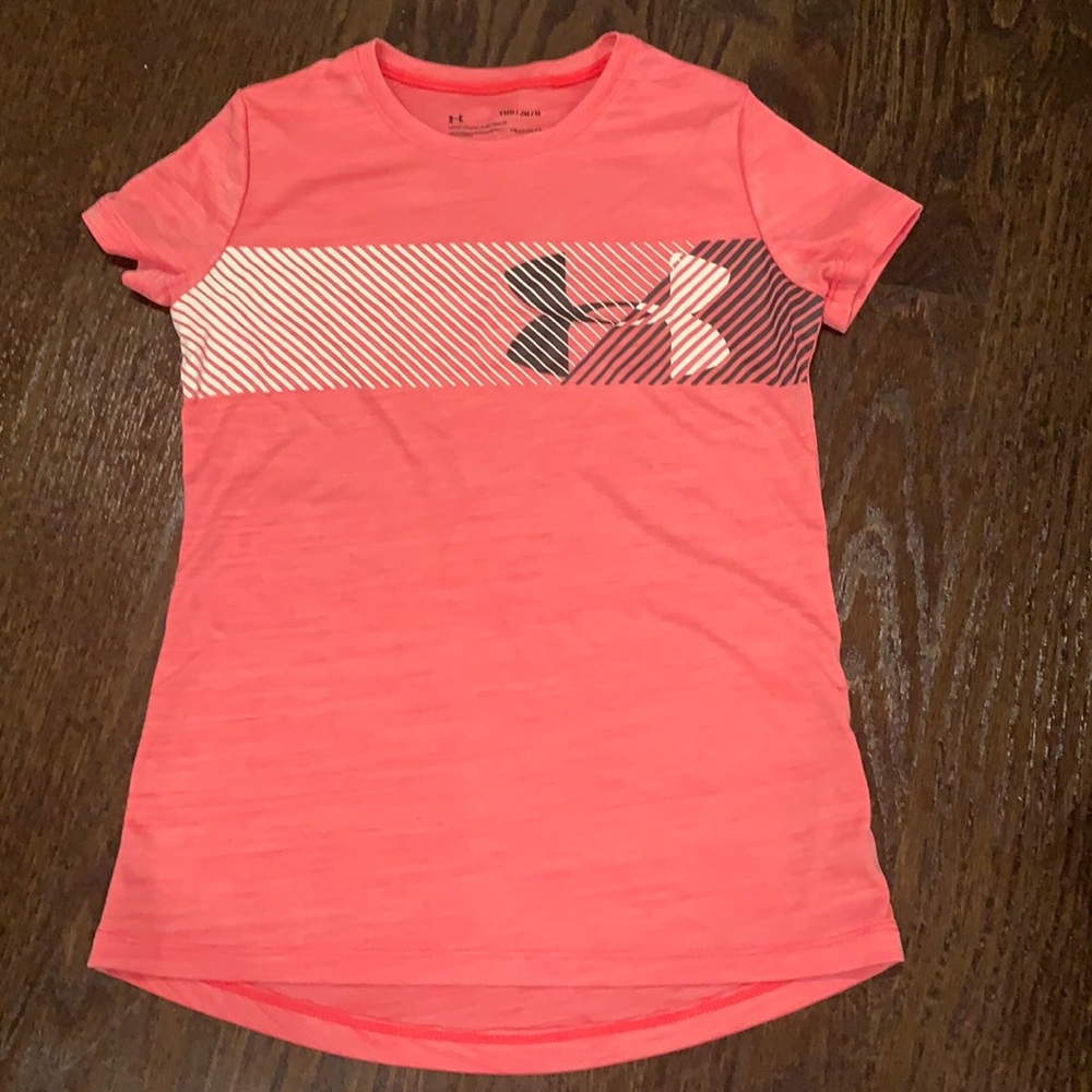pink girls undearmor loose heat gear tee (youth M)